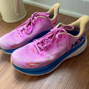 Women’s Hoka Clifton 9 size 7